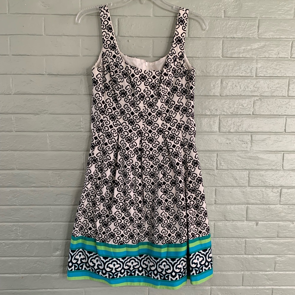 Size 4 Nine West Cream 8 Black sleeveless A-line Dress